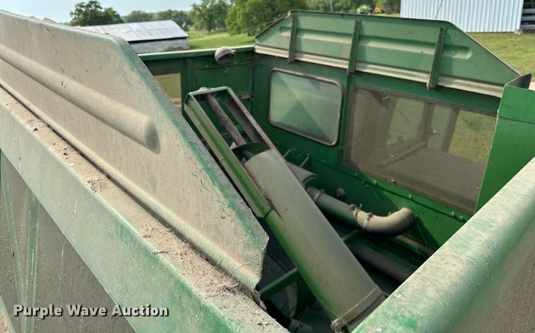 image for item NR9823 1987 John Deere 6620 Titan II RWA combine