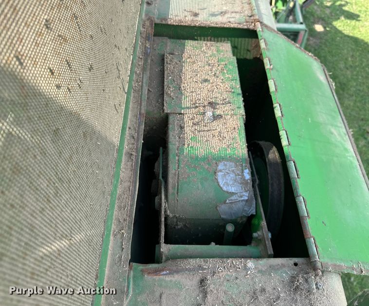 image for item NR9823 1987 John Deere 6620 Titan II RWA combine