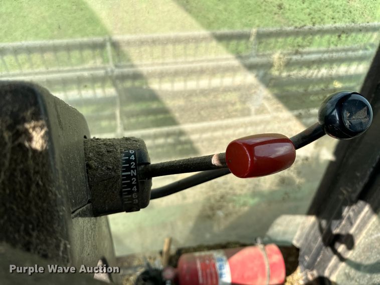 image for item NR9823 1987 John Deere 6620 Titan II RWA combine