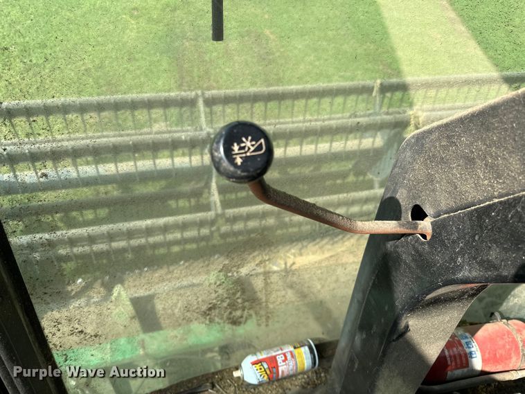 image for item NR9823 1987 John Deere 6620 Titan II RWA combine