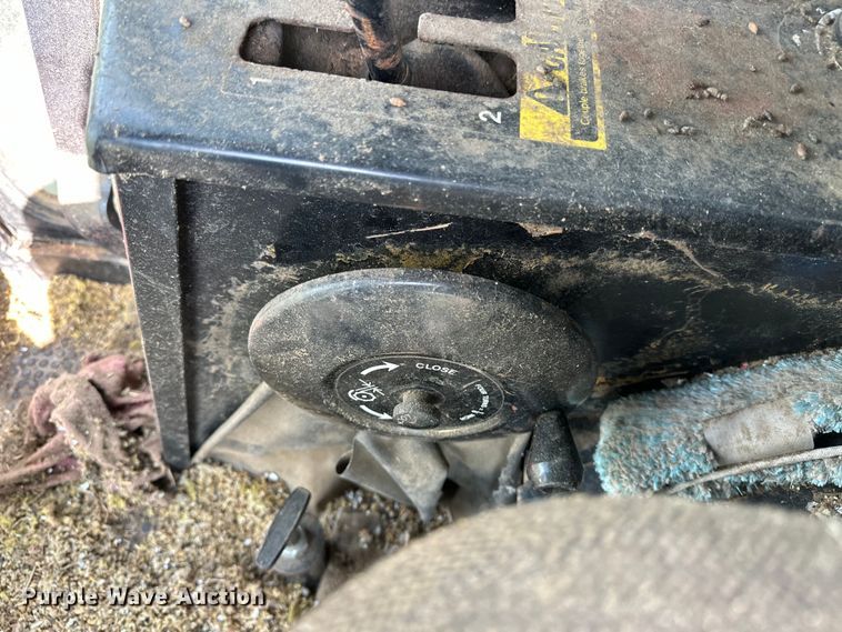 image for item NR9823 1987 John Deere 6620 Titan II RWA combine