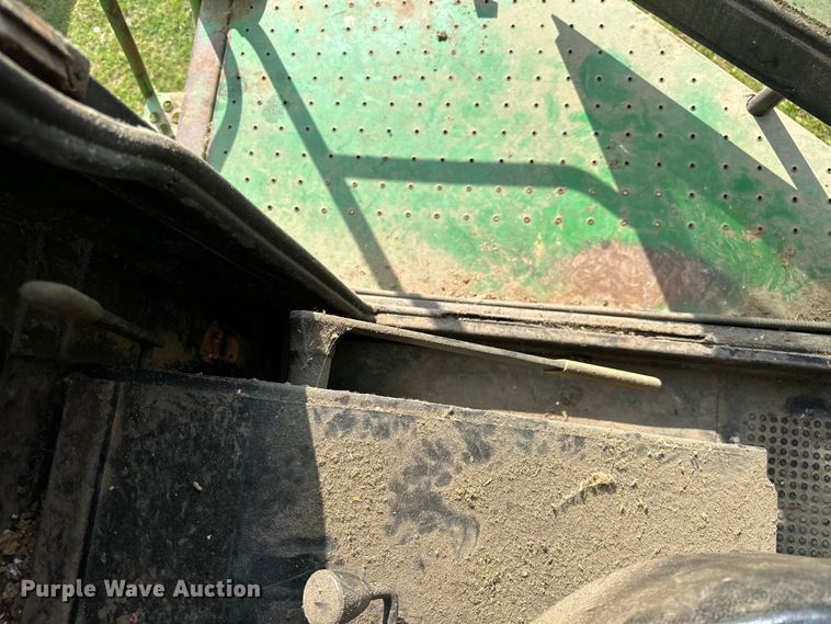 image for item NR9823 1987 John Deere 6620 Titan II RWA combine