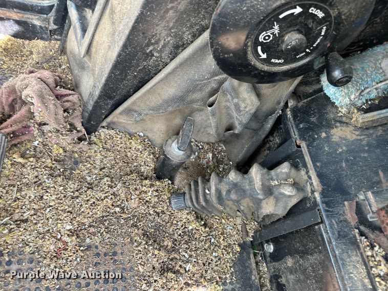 image for item NR9823 1987 John Deere 6620 Titan II RWA combine