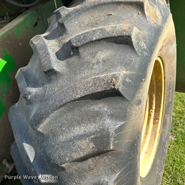 image for item NR9823 1987 John Deere 6620 Titan II RWA combine