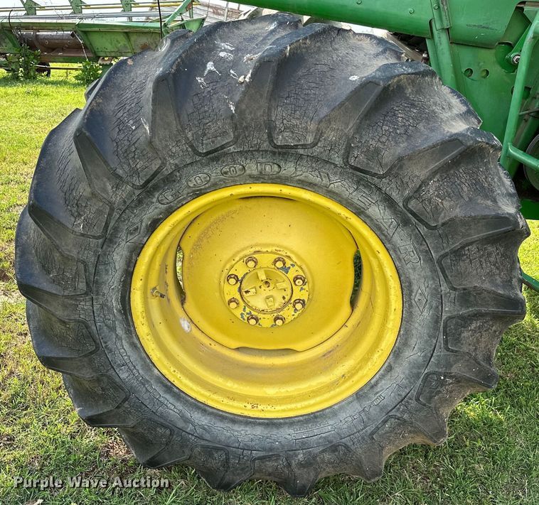 image for item NR9823 1987 John Deere 6620 Titan II RWA combine