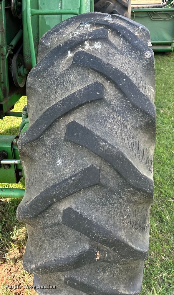 image for item NR9823 1987 John Deere 6620 Titan II RWA combine