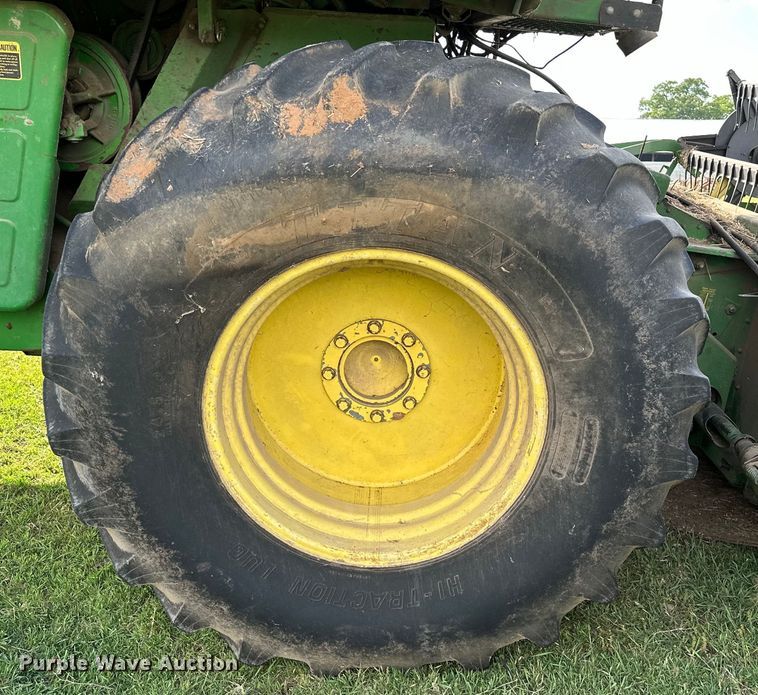 image for item NR9823 1987 John Deere 6620 Titan II RWA combine