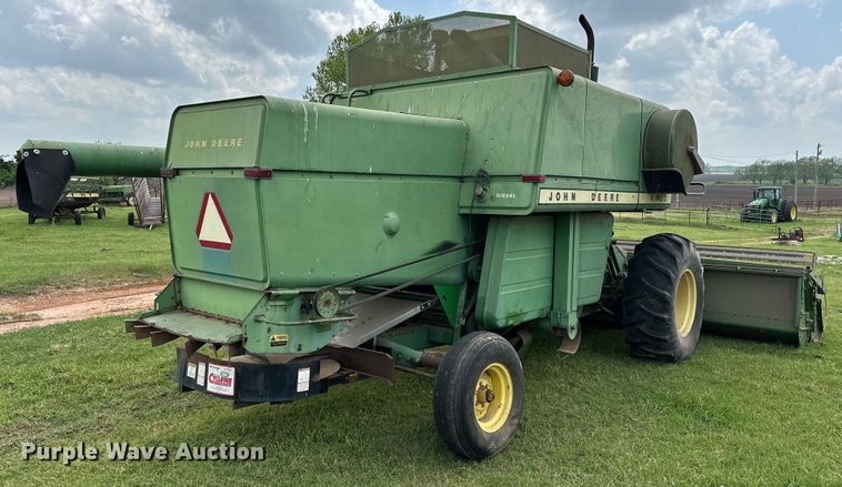 image for item NR9824 John Deere 4400 combine