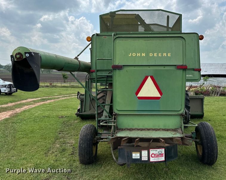 image for item NR9824 John Deere 4400 combine