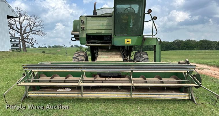 image for item NR9824 John Deere 4400 combine