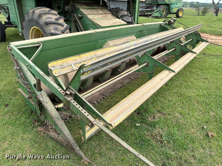 image for item NR9824 John Deere 4400 combine