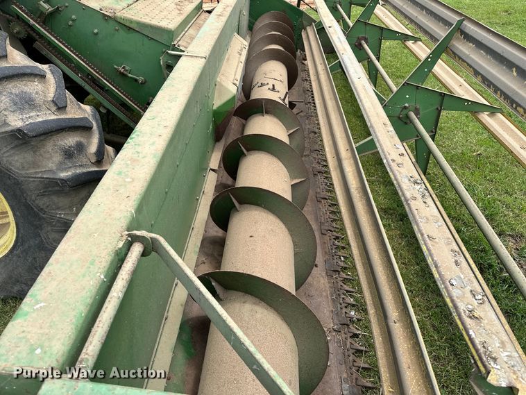 image for item NR9824 John Deere 4400 combine