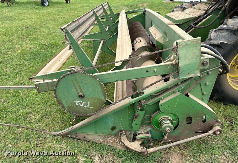 image for item NR9824 John Deere 4400 combine