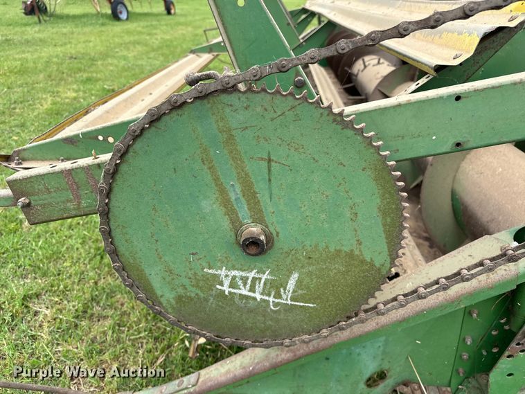 image for item NR9824 John Deere 4400 combine