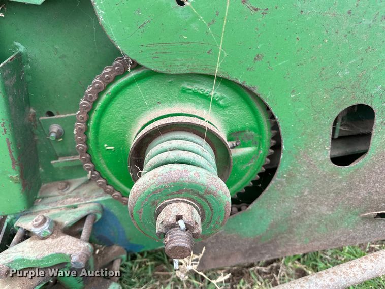 image for item NR9824 John Deere 4400 combine