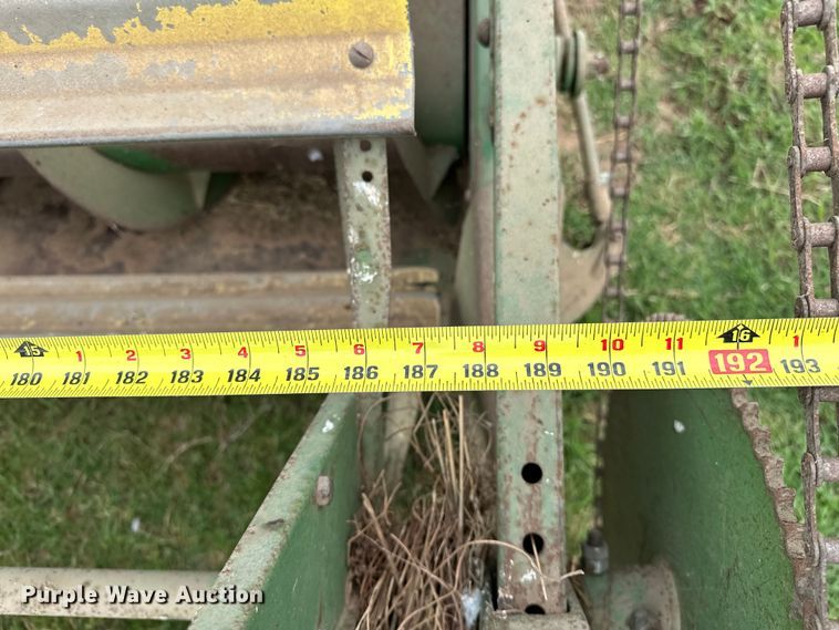 image for item NR9824 John Deere 4400 combine