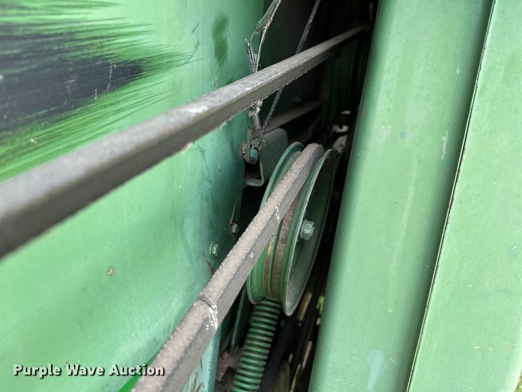 image for item NR9824 John Deere 4400 combine