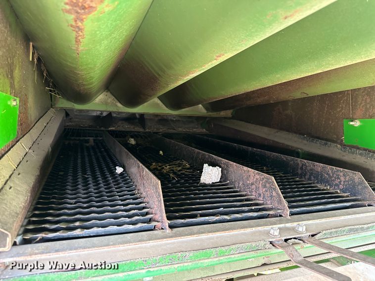 image for item NR9824 John Deere 4400 combine