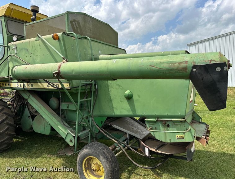 image for item NR9824 John Deere 4400 combine