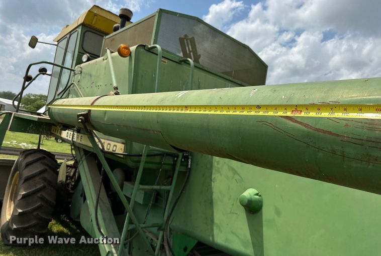 image for item NR9824 John Deere 4400 combine