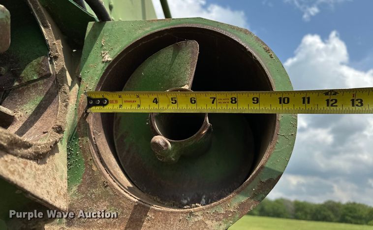 image for item NR9824 John Deere 4400 combine