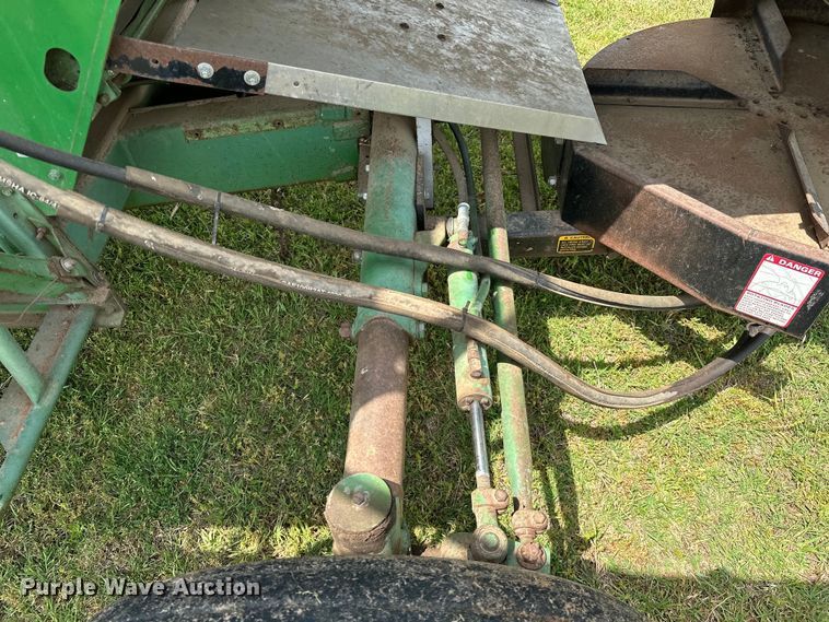 image for item NR9824 John Deere 4400 combine