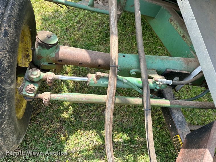image for item NR9824 John Deere 4400 combine