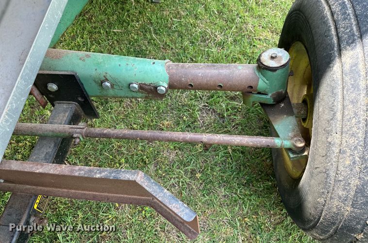 image for item NR9824 John Deere 4400 combine