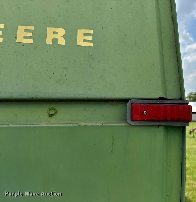 image for item NR9824 John Deere 4400 combine