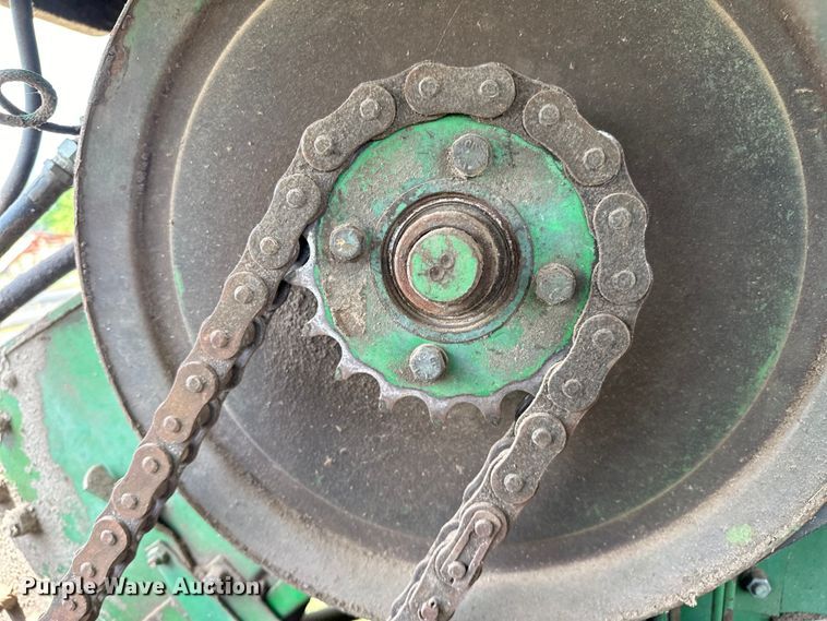 image for item NR9824 John Deere 4400 combine