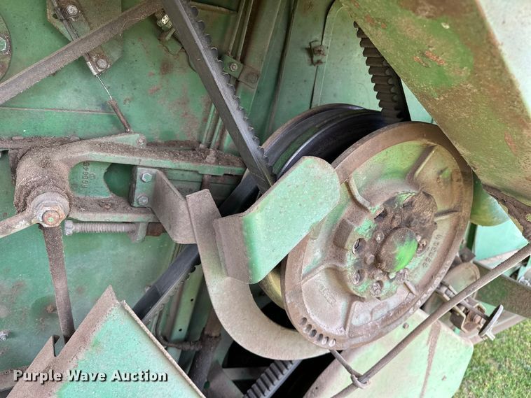 image for item NR9824 John Deere 4400 combine