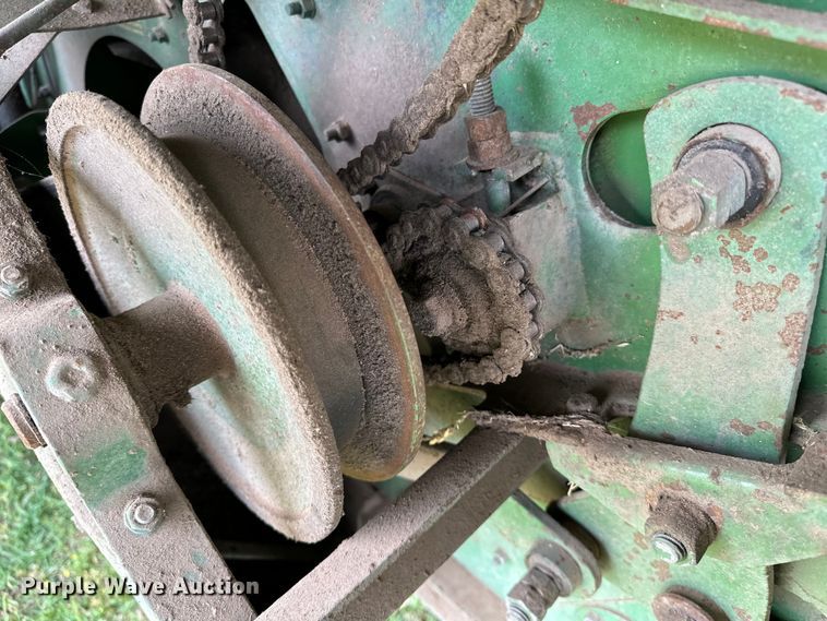 image for item NR9824 John Deere 4400 combine