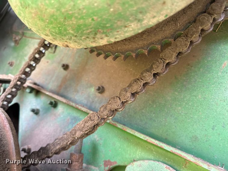 image for item NR9824 John Deere 4400 combine