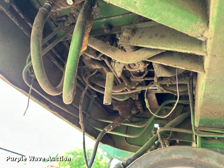 image for item NR9824 John Deere 4400 combine
