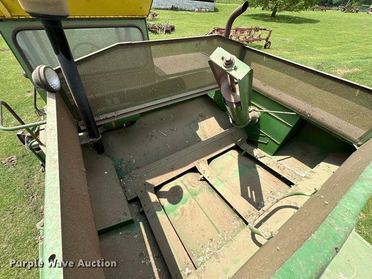 image for item NR9824 John Deere 4400 combine