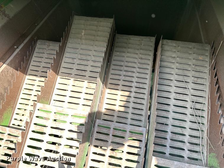 image for item NR9824 John Deere 4400 combine