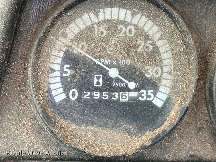 image for item NR9824 John Deere 4400 combine