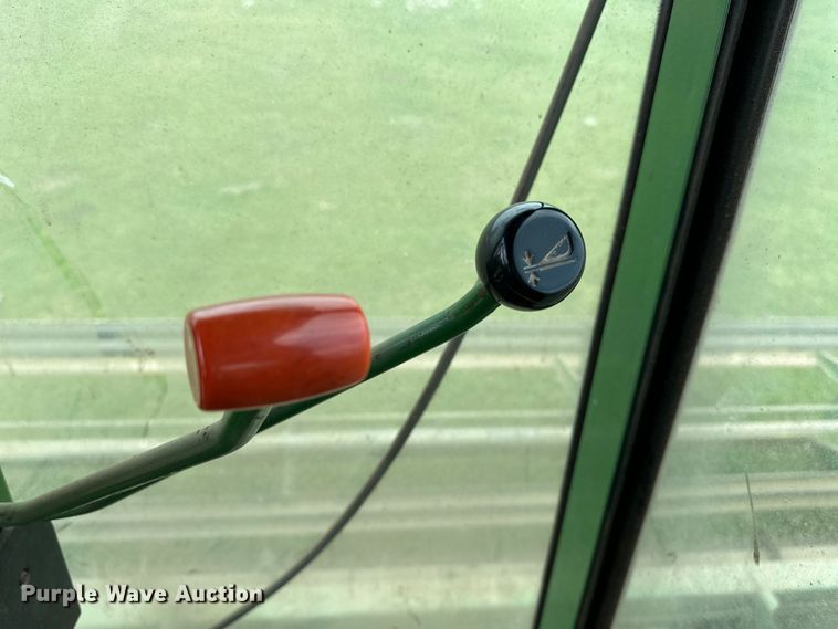 image for item NR9824 John Deere 4400 combine