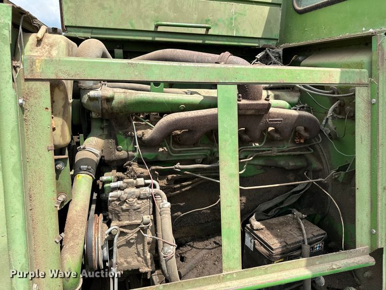 image for item NR9824 John Deere 4400 combine