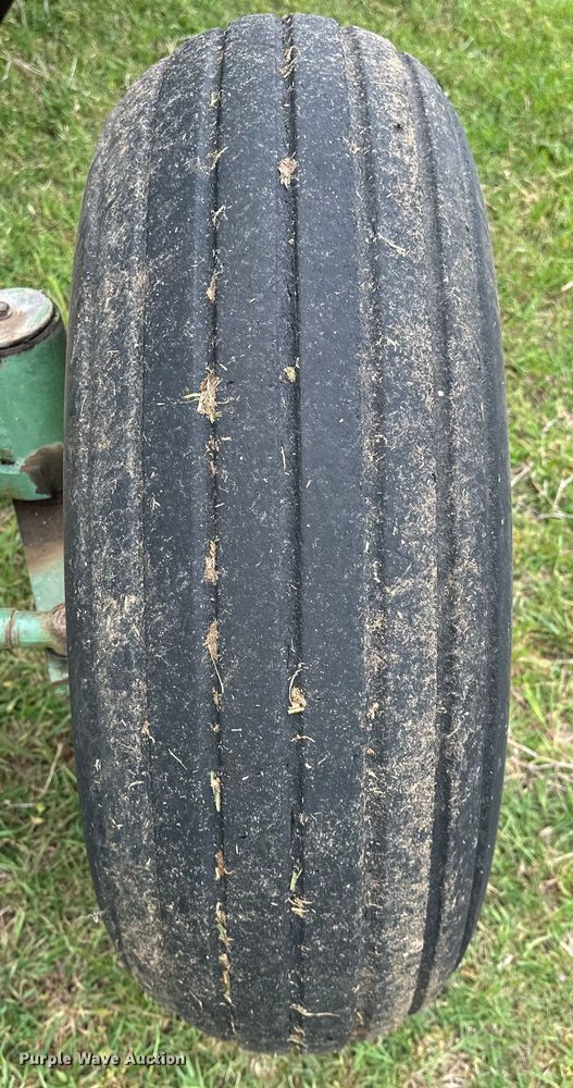 image for item NR9824 John Deere 4400 combine