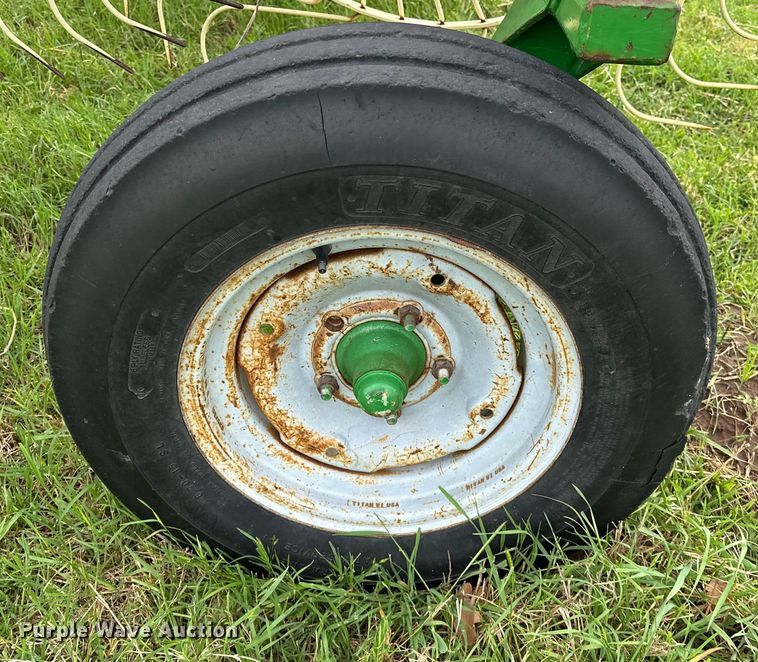 image for item NR9825 H&S BF12HC hay rake