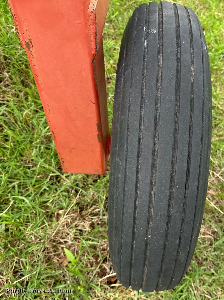 image for item NR9825 H&S BF12HC hay rake