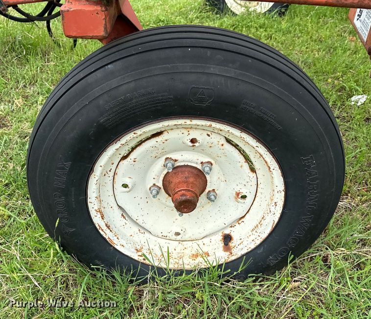 image for item NR9826 Hesston  3991 hay rake