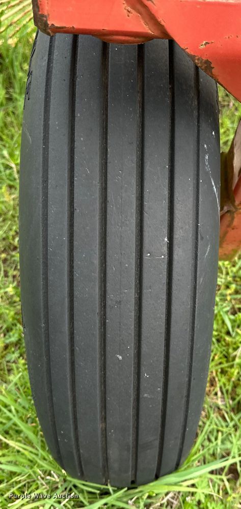 image for item NR9826 Hesston  3991 hay rake