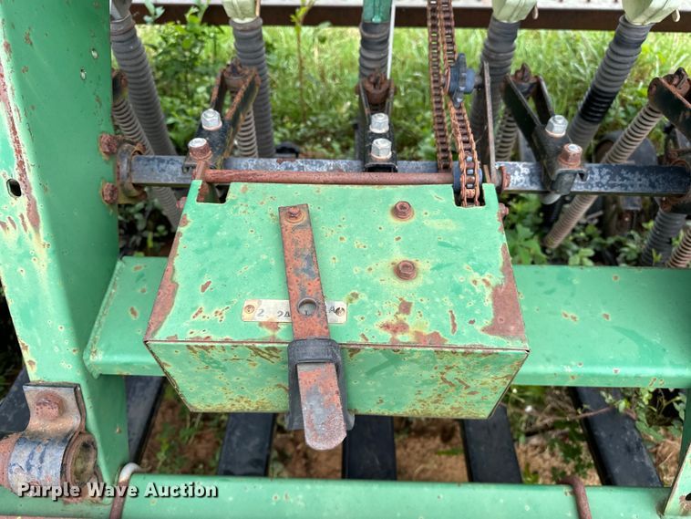 image for item NR9827 Great Plains Solid Stand EWD13 grain drill