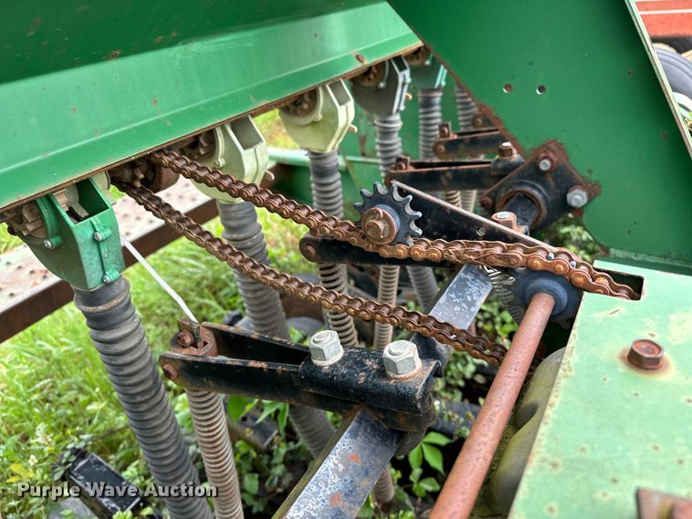 image for item NR9827 Great Plains Solid Stand EWD13 grain drill