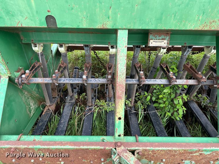 image for item NR9827 Great Plains Solid Stand EWD13 grain drill