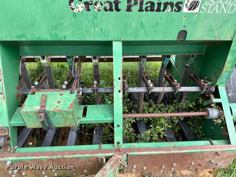 image for item NR9827 Great Plains Solid Stand EWD13 grain drill