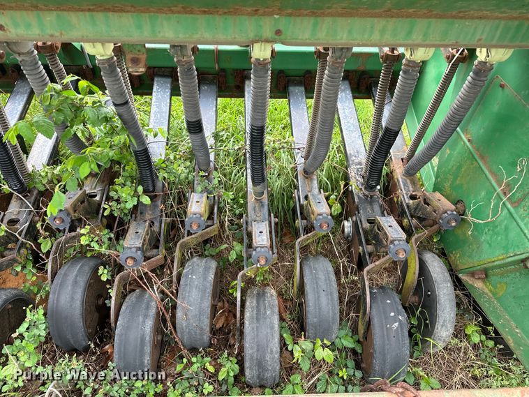 image for item NR9827 Great Plains Solid Stand EWD13 grain drill