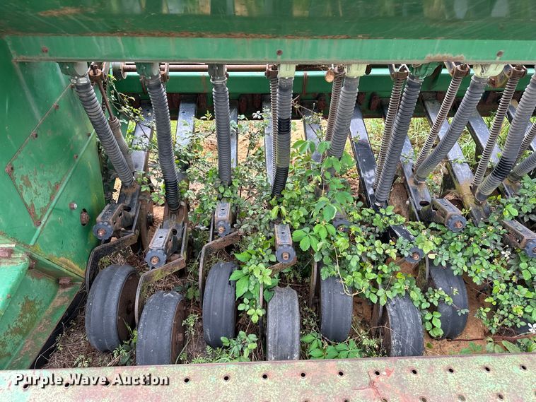 image for item NR9827 Great Plains Solid Stand EWD13 grain drill